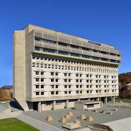 Hotel Umass Amherst Eksteriør billede